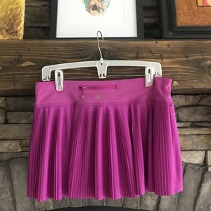 LULULEMON SKIRT // SIZE 8